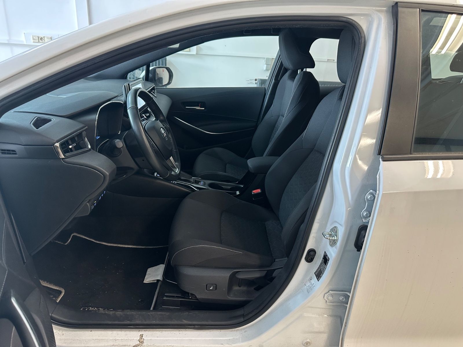 Toyota Corolla Touring Sports Hybrid Business Edition - Samsaru's Car Outlet
