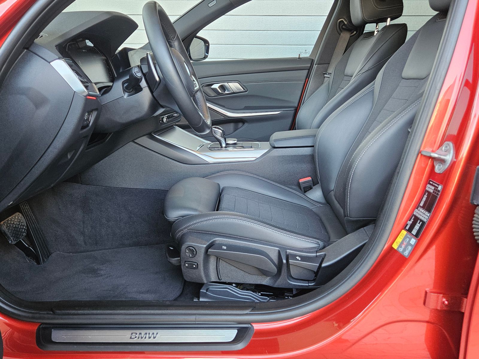BMW 330e M Sport - Samsaru's Car Outlet