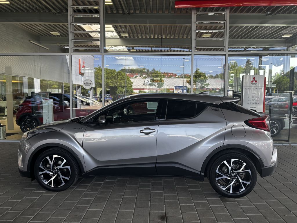 Toyota C-HR Hybrid - Samsaru's Car Outlet