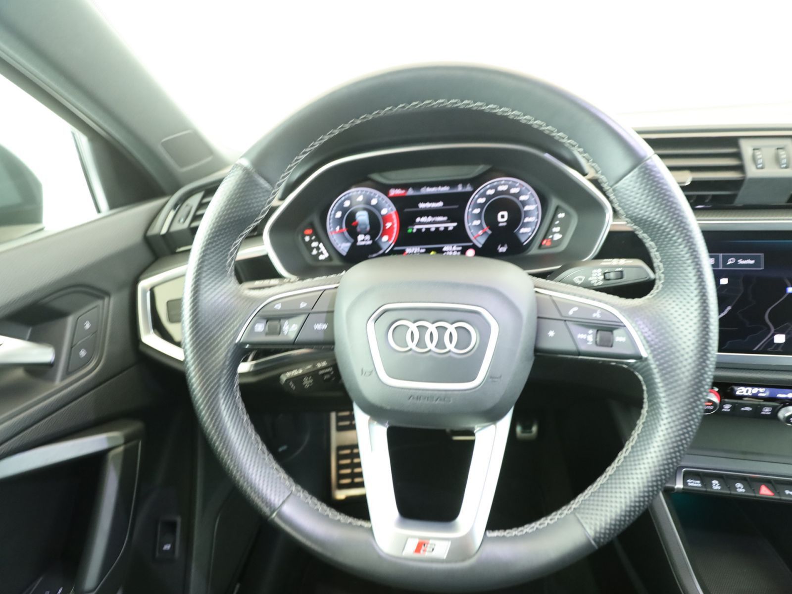 Audi Q3 Sportback 40 TFSI quattro S line - Samsaru's Car Outlet