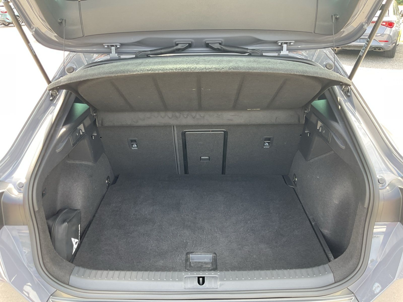 Cupra Formentor 2.0 TSI 4 Drive LED+Navi+AHK+SHZ+Beats