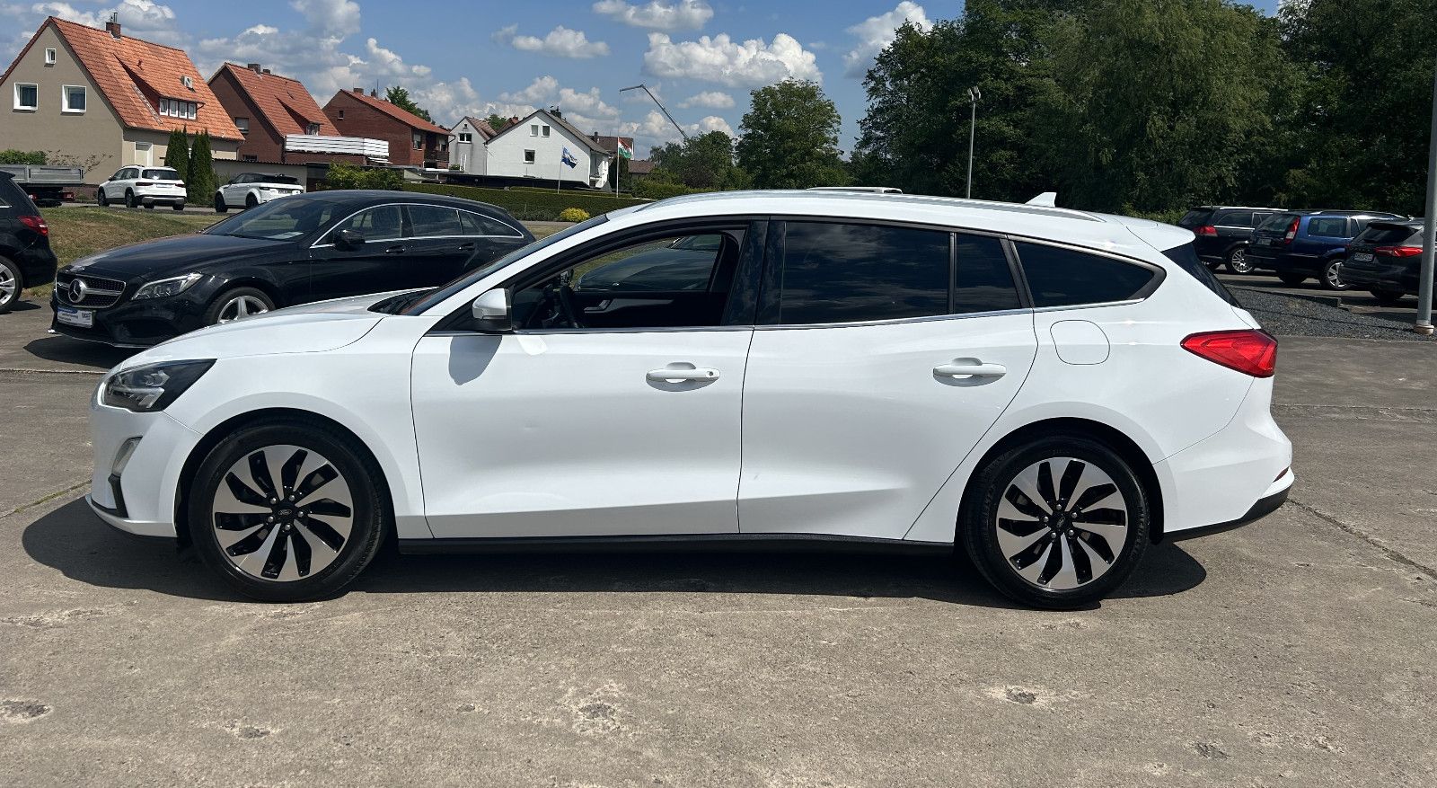 Ford Focus Turnier Cool&Connect - Samsaru's Car Outlet
