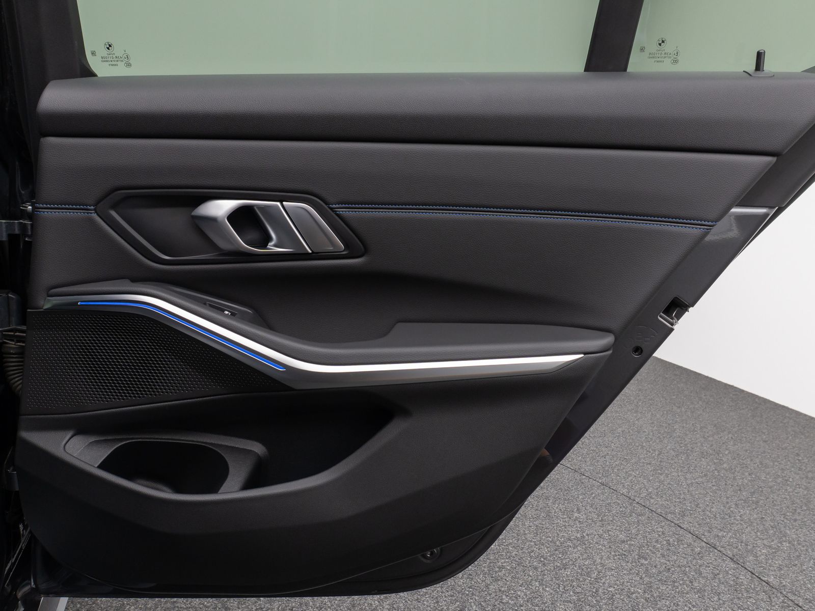 BMW 330i xD M Sport - Samsaru's Car Outlet