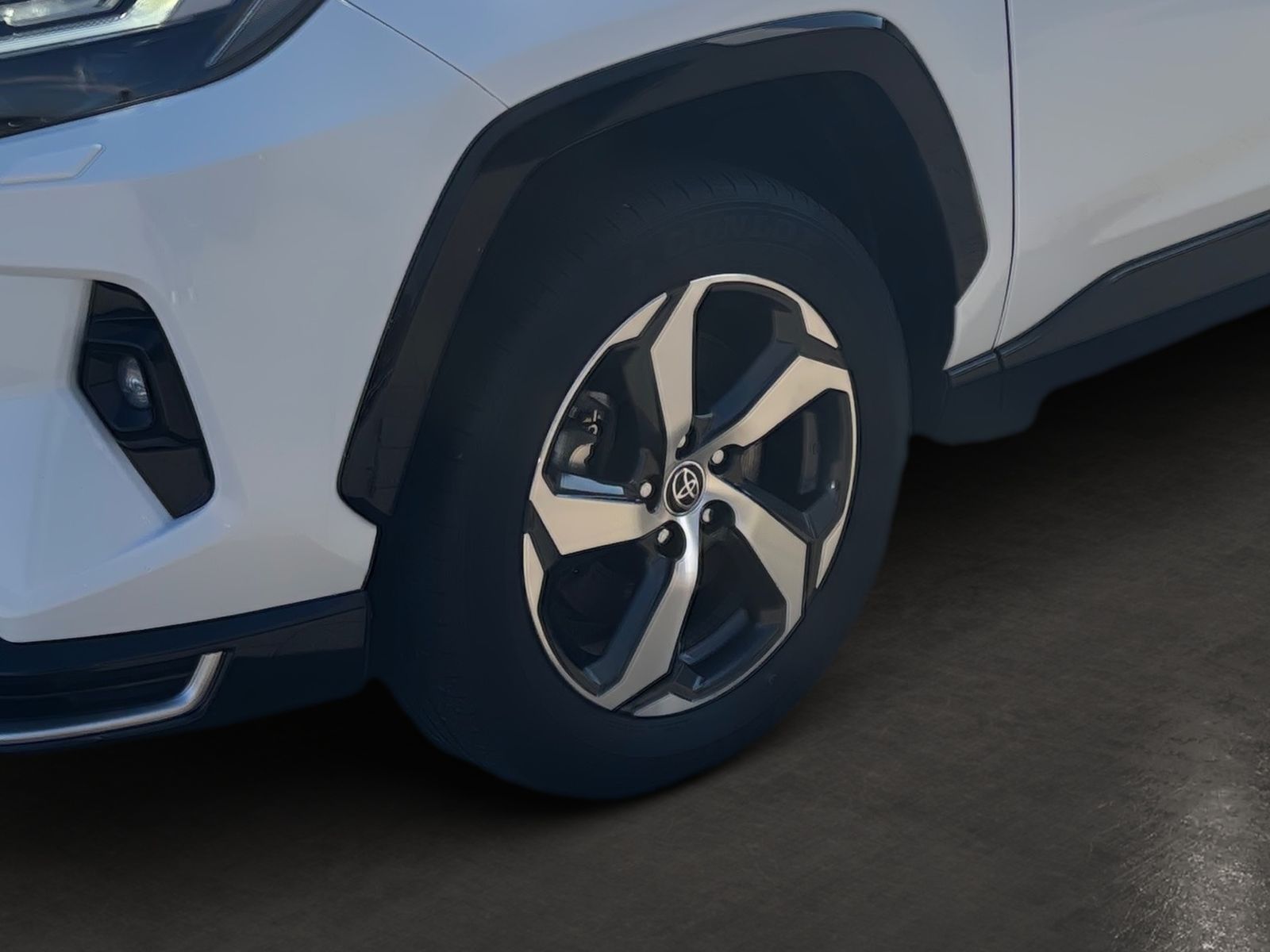 Toyota RAV4 2.5l Plug-in Hybrid - Samsaru's Car Outlet