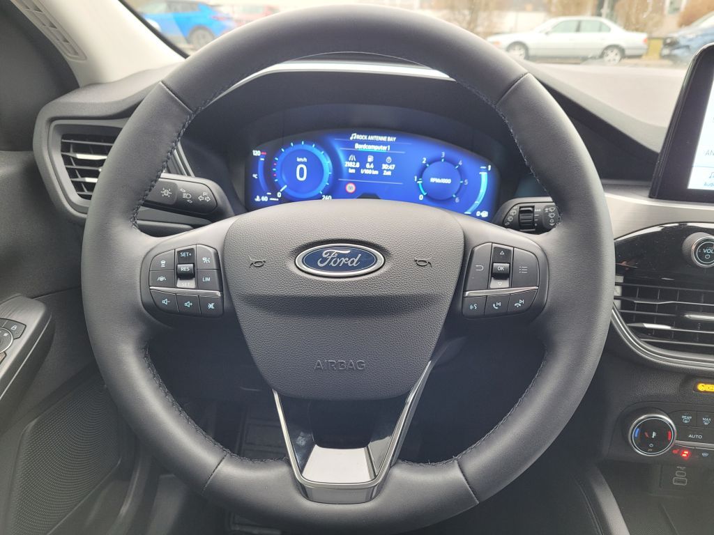 Ford Kuga 2.0 EcoBlue Aut. TITANIUM - Samsaru's Car Outlet