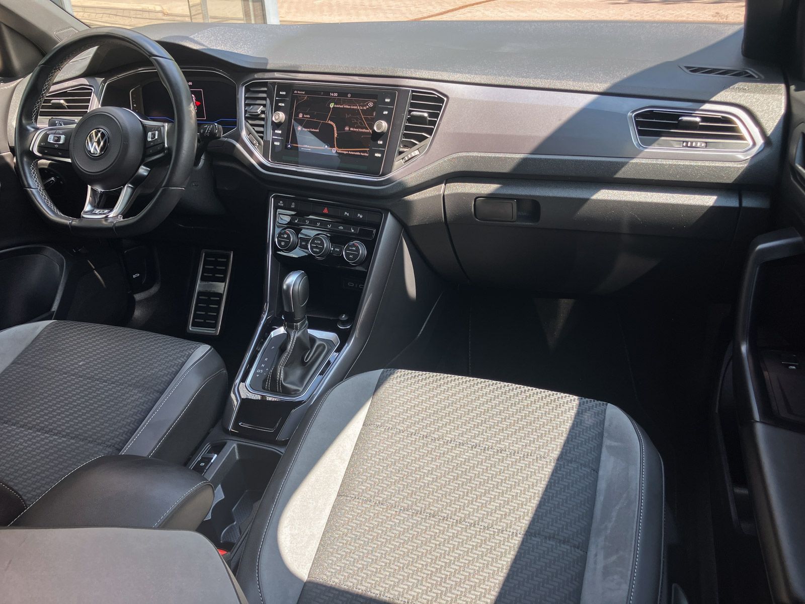 Volkswagen T-Roc Sport 1.5 l TSI - Samsaru's Car Outlet
