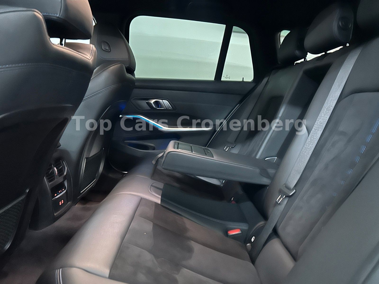 BMW 320d xDrive M Sportpaket - Samsaru's Car Outlet