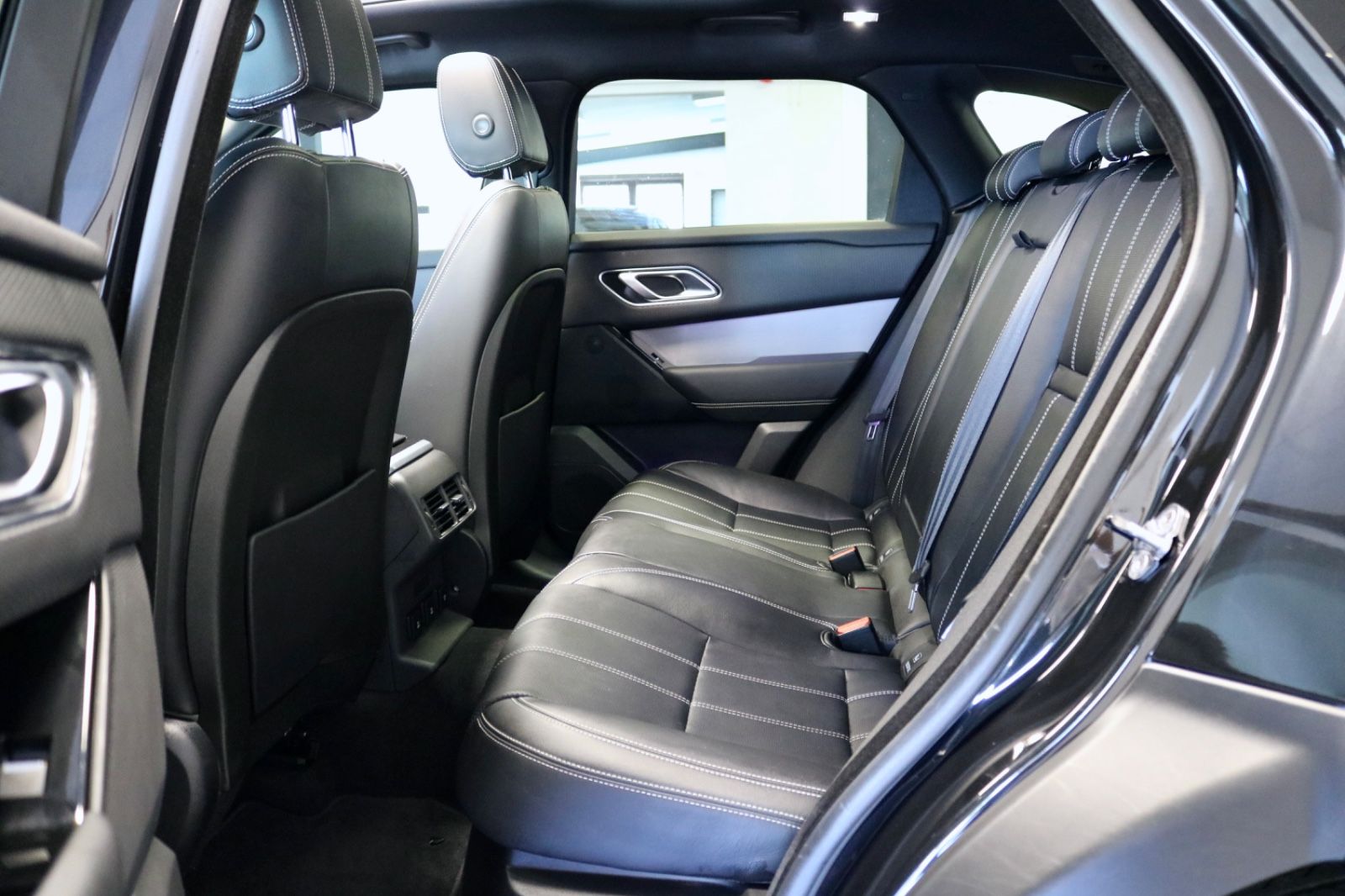 Range Rover Velar R-Dynamic - Samsaru's Car Outlet