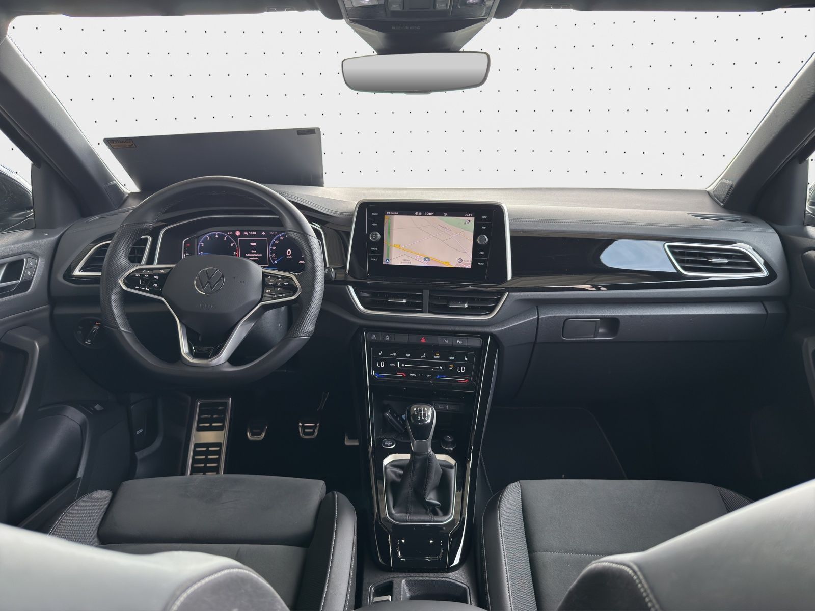 Volkswagen T-Roc R-Line 1.5 l TSI - Samsaru's Car Outlet