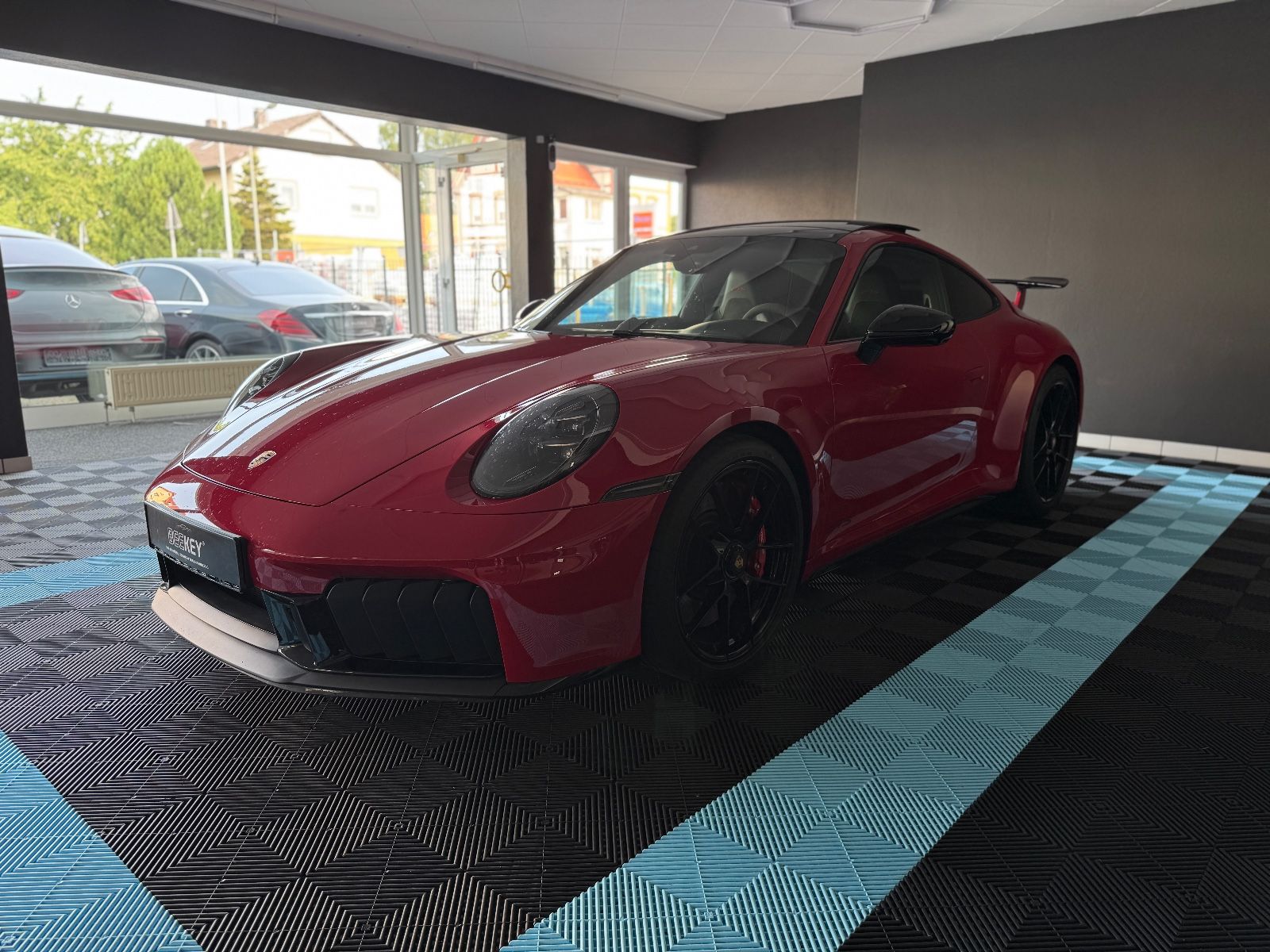 Porsche 992.2 Carrera GTS - Samsaru's Car Outlet