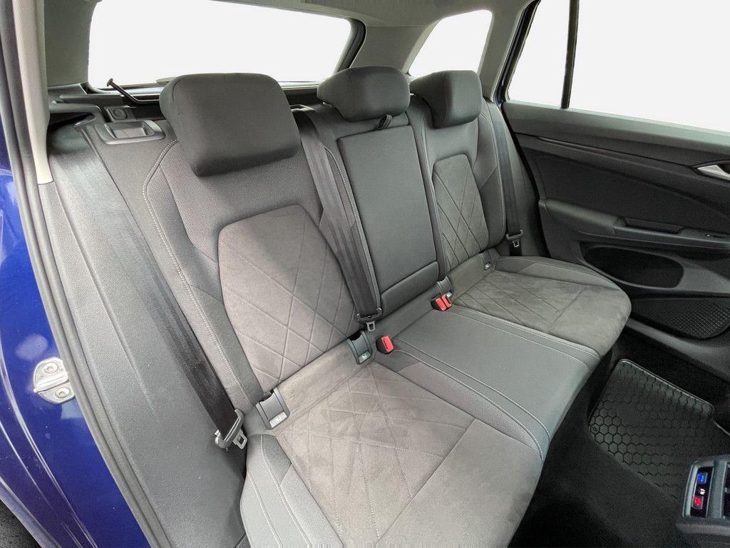 Volkswagen Golf VIII Variant 1.5 TSI Style - Samsaru's Car Outlet