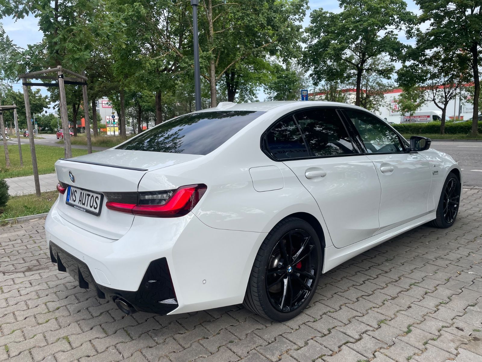 BMW 330 i xDri*MSport* Sit-Memory*Glass-Dach*Comfort