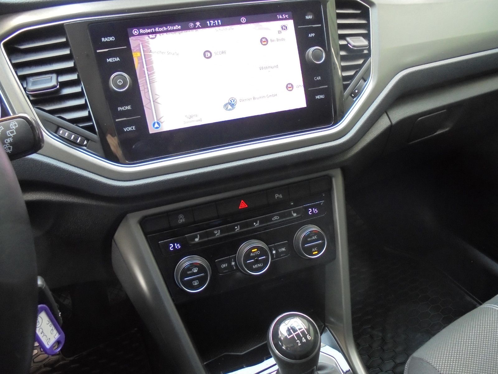 Volkswagen T-Roc Style - Samsaru's Car Outlet
