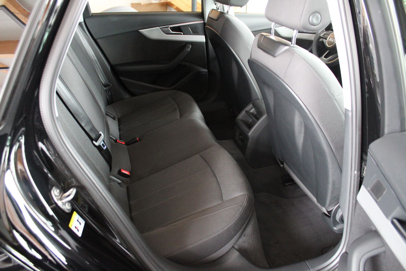 Audi A4 Avant 40 TDI S tronic - Samsaru's Car Outlet