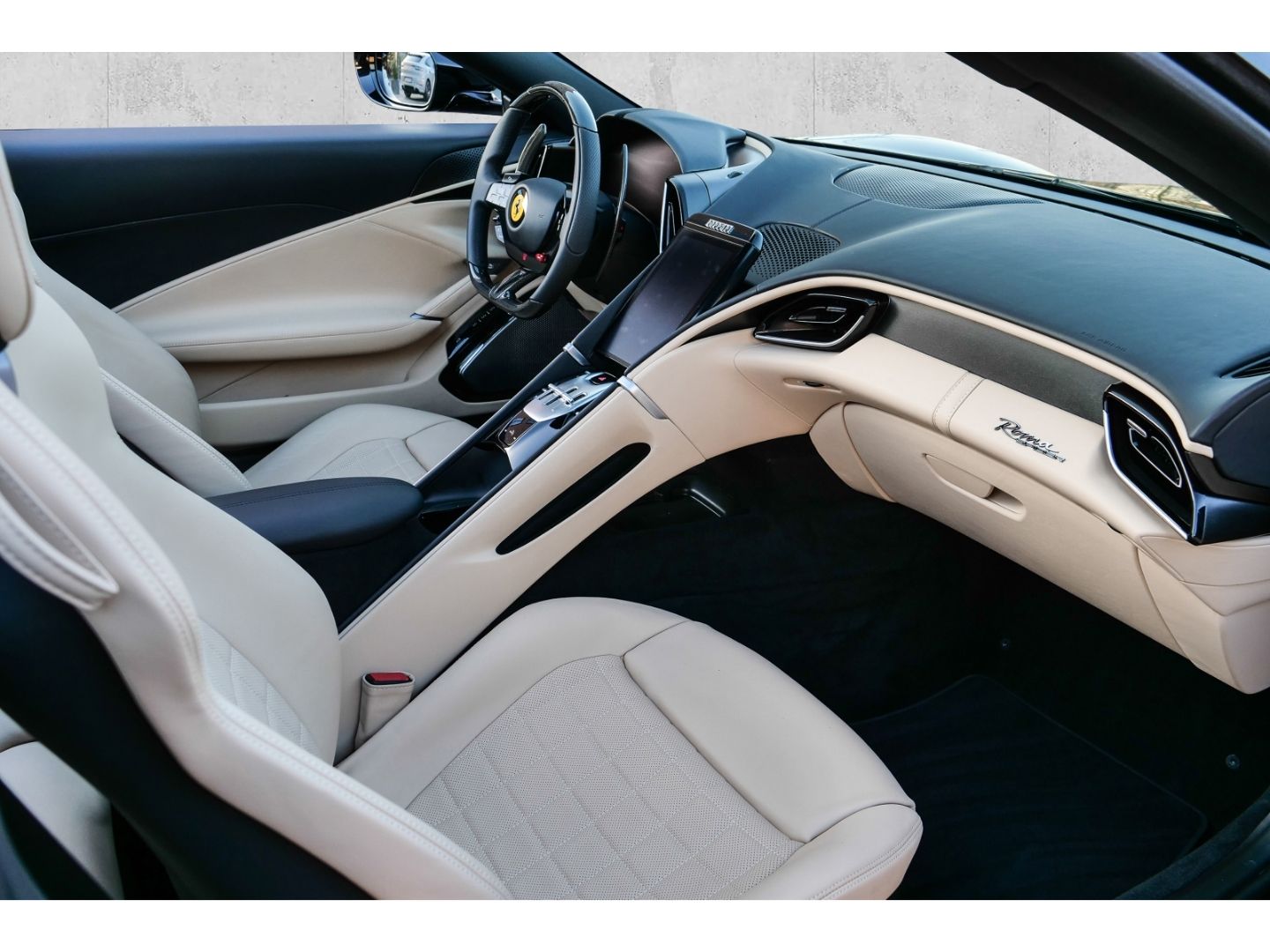 Ferrari Roma Spider - Samsaru's Car Outlet