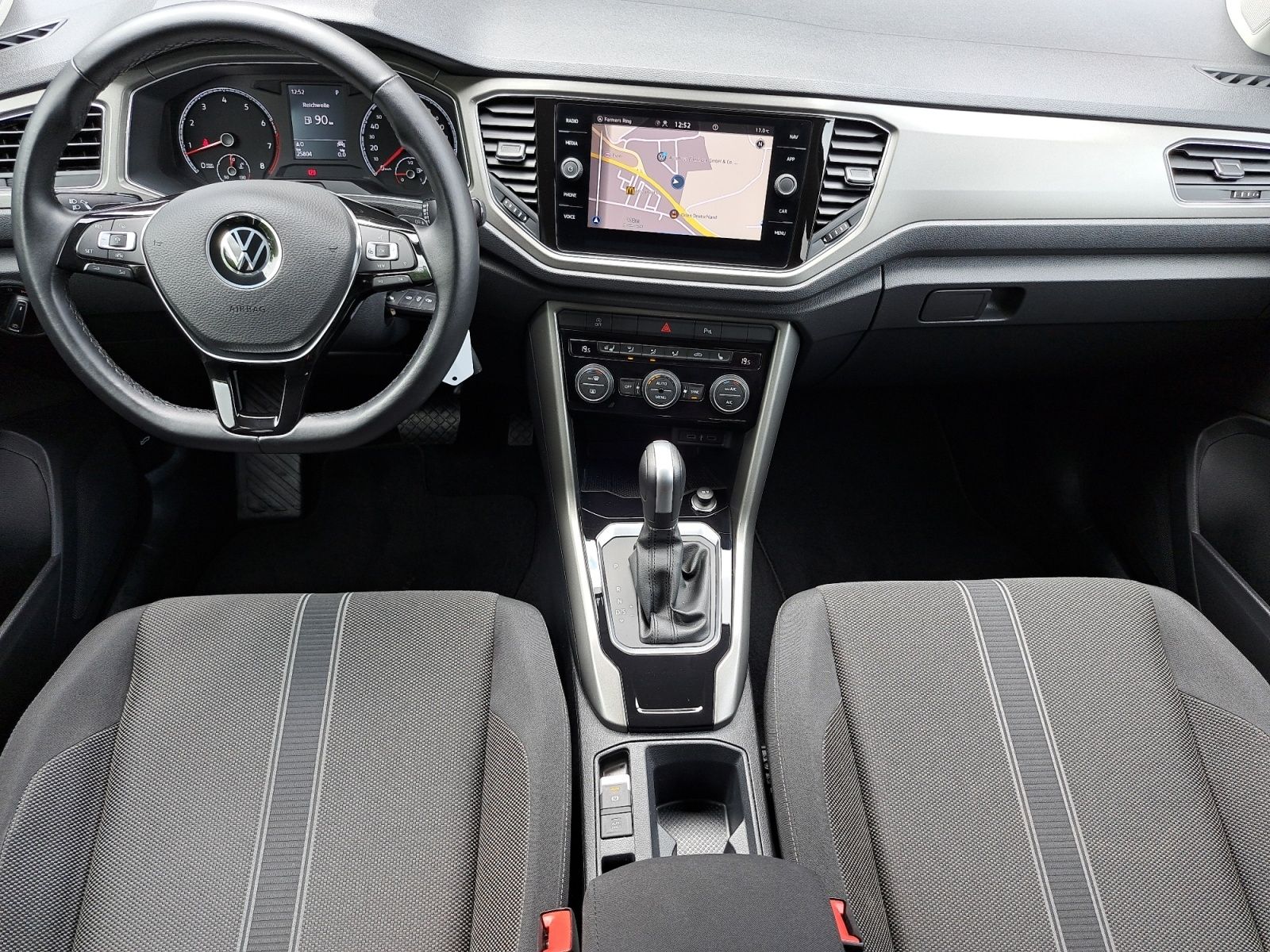 Volkswagen T-Roc Style 1.5 TSI DSG - Samsaru's Car Outlet