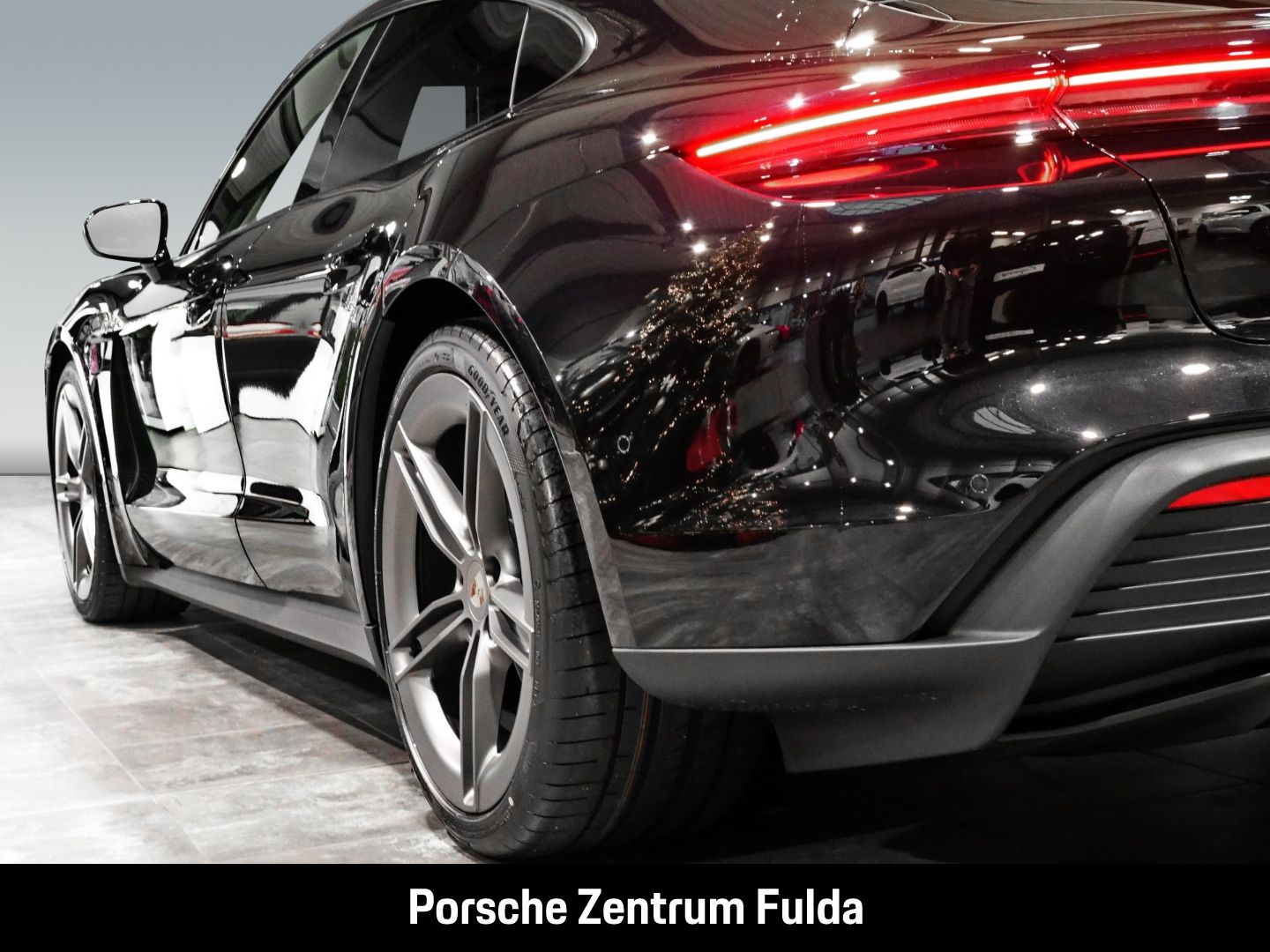 Porsche Taycan Surround-View LED-Matrix Head-Up BOSE
