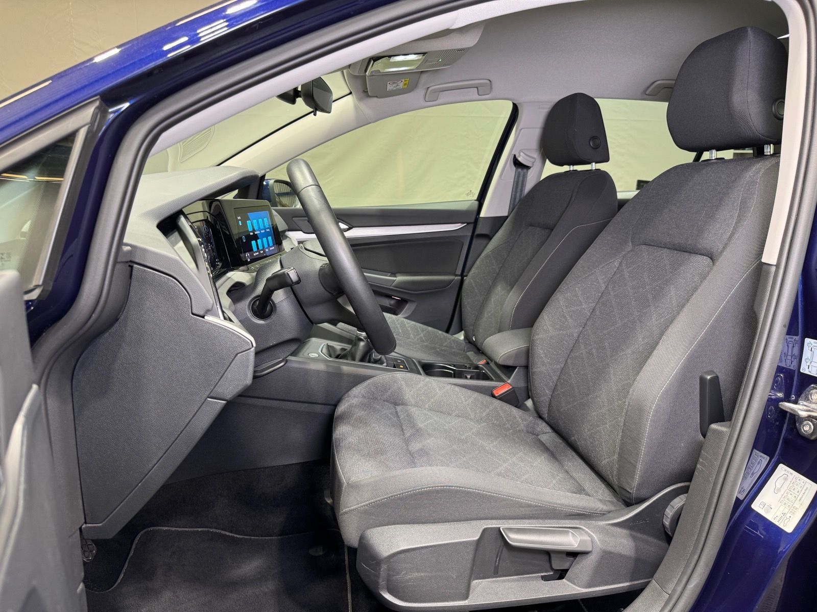 Volkswagen Golf Life 1.0 TSI - Samsaru's Car Outlet