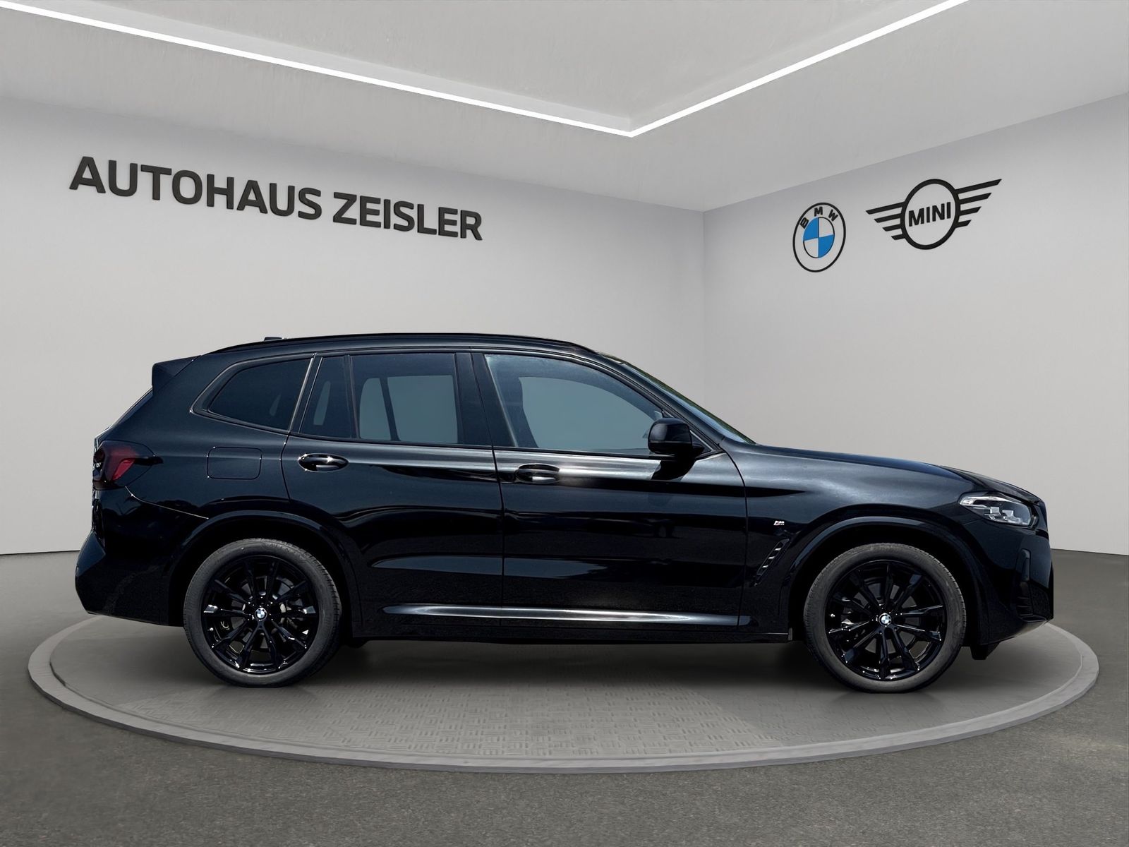 BMW X3 xDrive20i M SPORTPAKET - Samsaru's Car Outlet