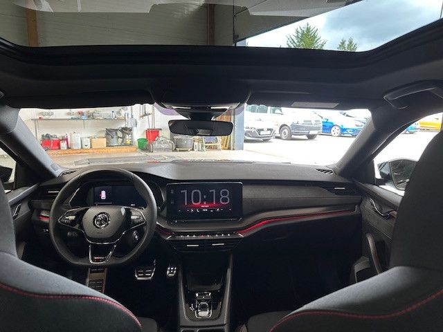 Skoda Octavia Combi RS - Samsaru's Car Outlet