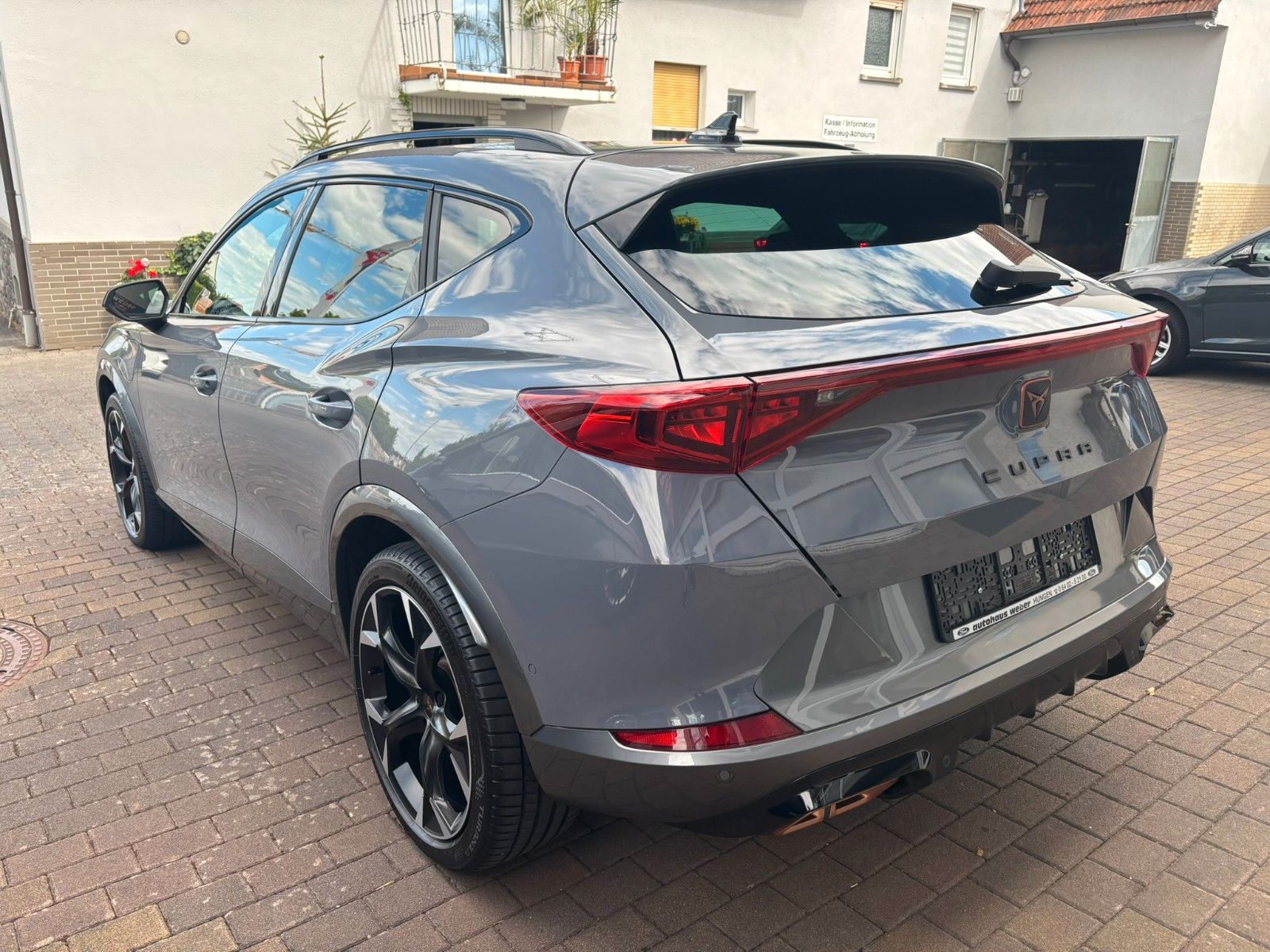 Cupra Formentor VZ e-Hybrid - Samsaru's Car Outlet