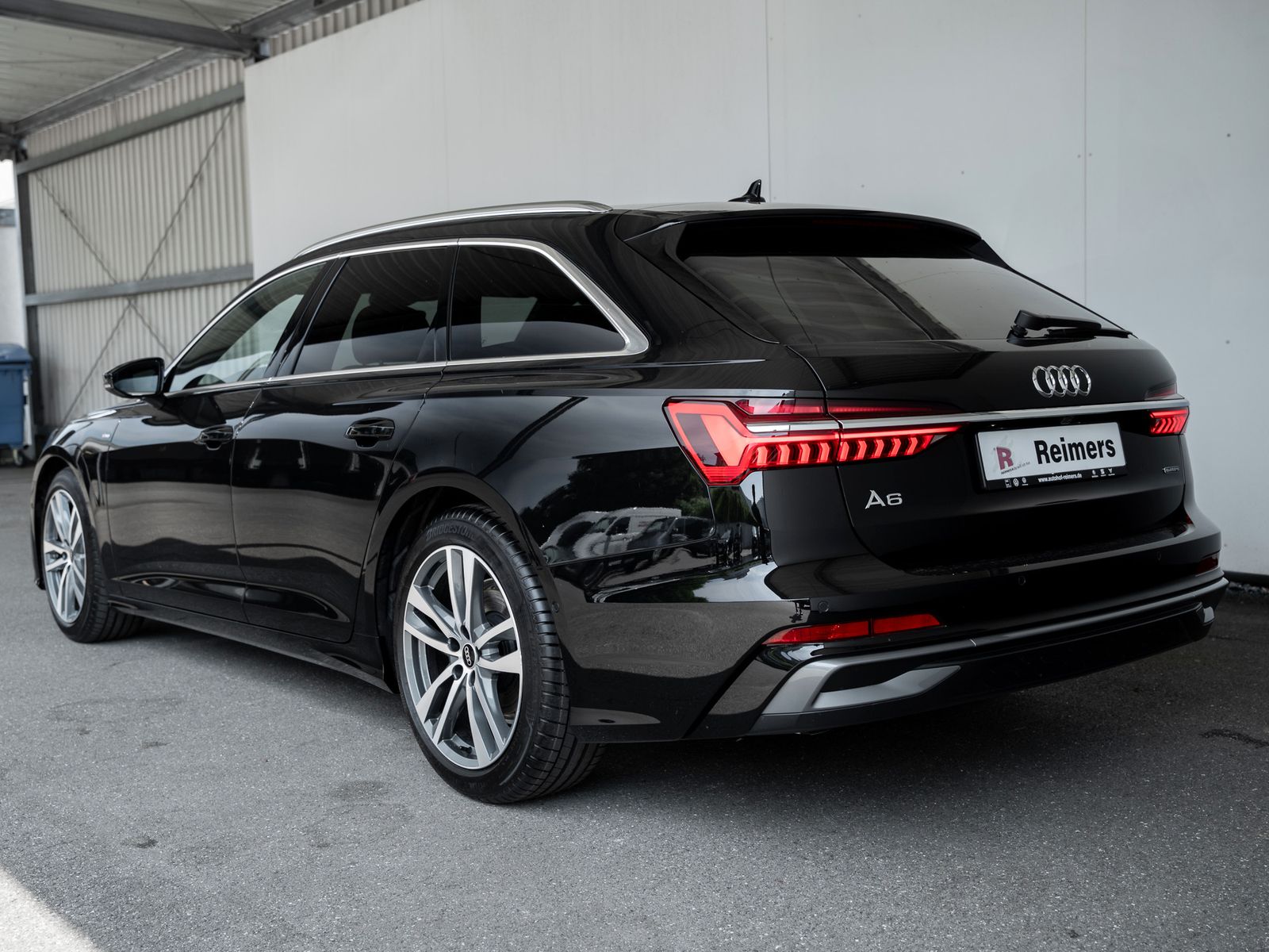 Audi A6 Avant 40 TDI S-Line Quattro S tronic - Samsaru's Car Outlet