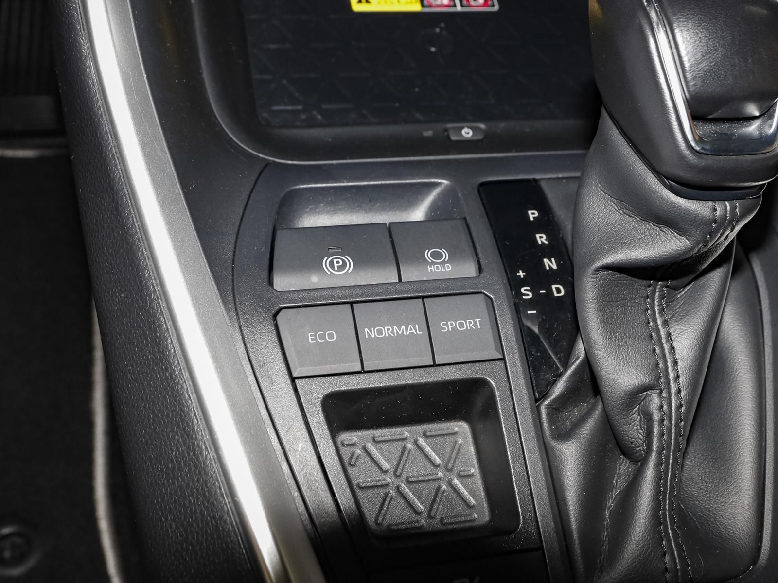 Toyota RAV 4 2.5 Hybrid Style - Samsaru's Car Outlet