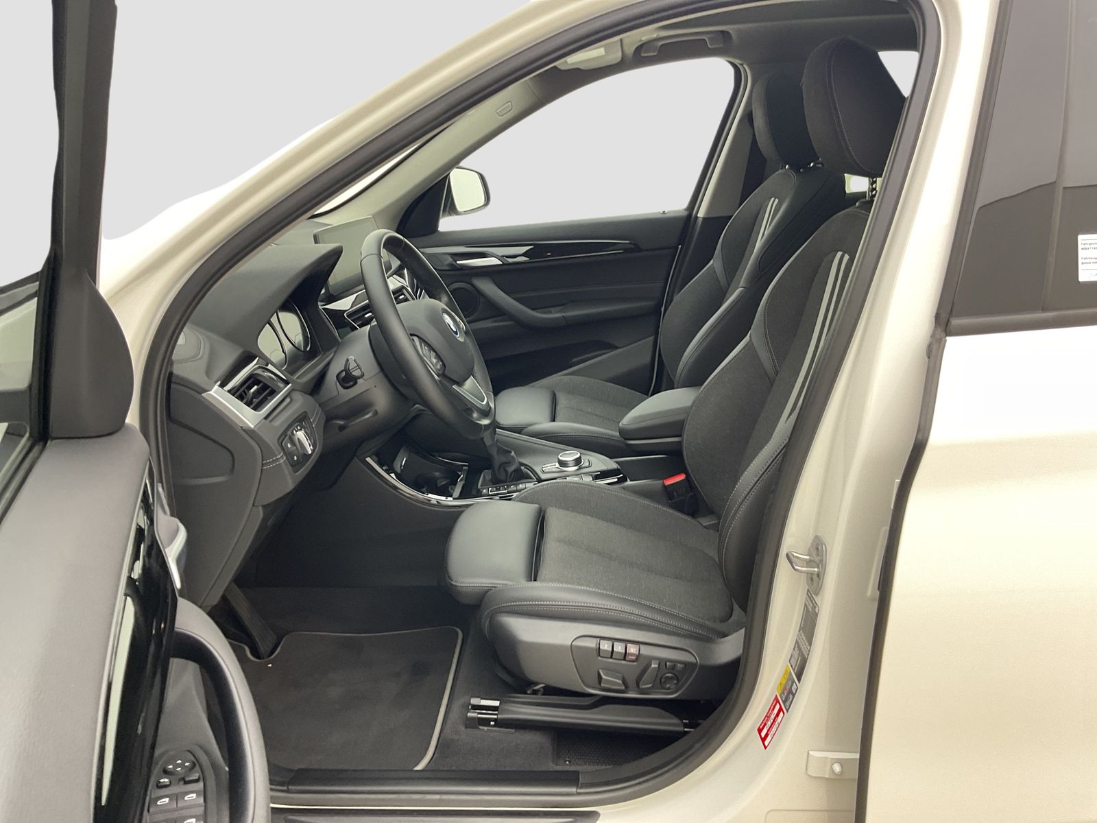BMW X1 xDrive25e Sport Line - Samsaru's Car Outlet