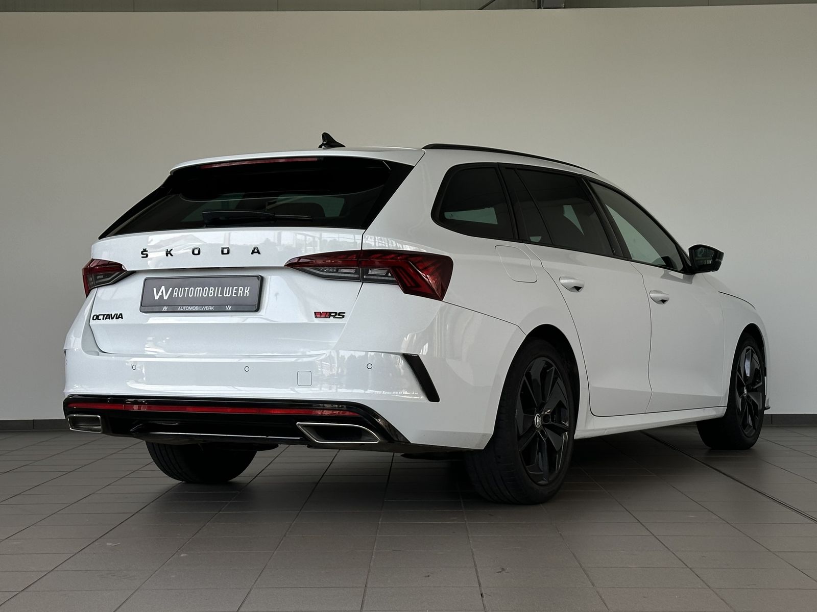 Skoda Octavia Combi RS - Samsaru's Car Outlet