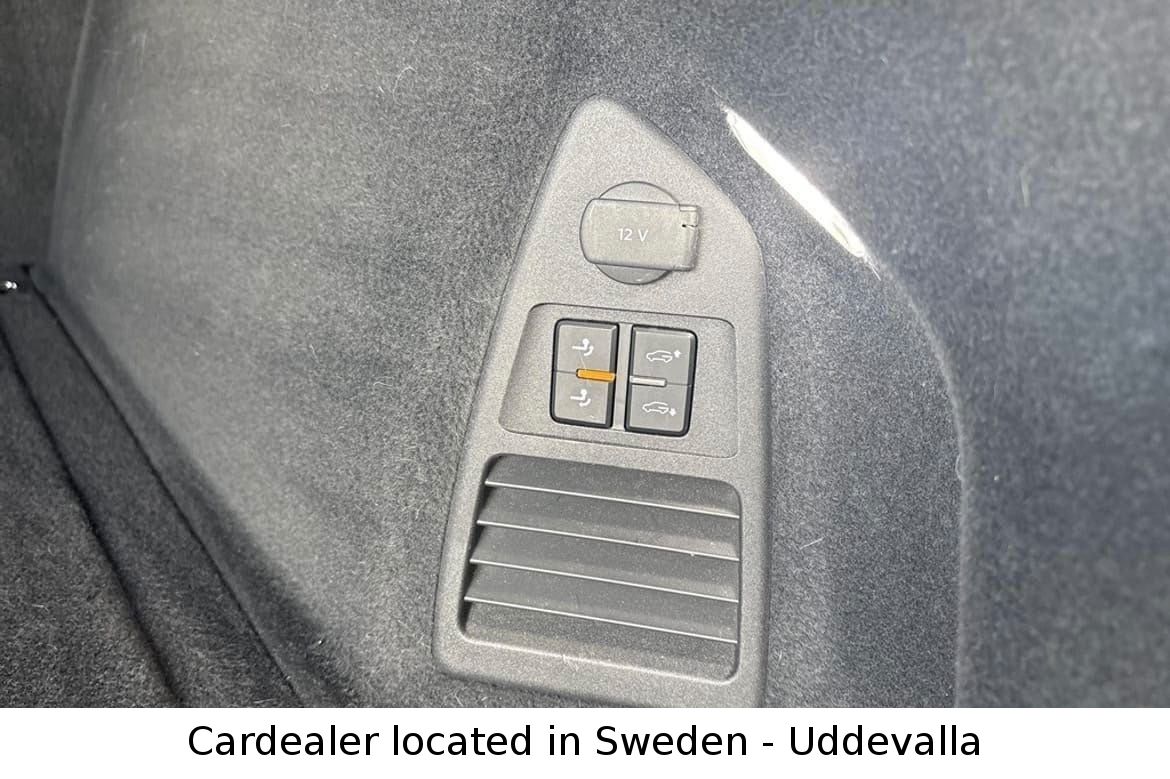 Volkswagen Touareg R 3.0 TSI V6 eHybrid 4Motion - Samsaru's Car Outlet