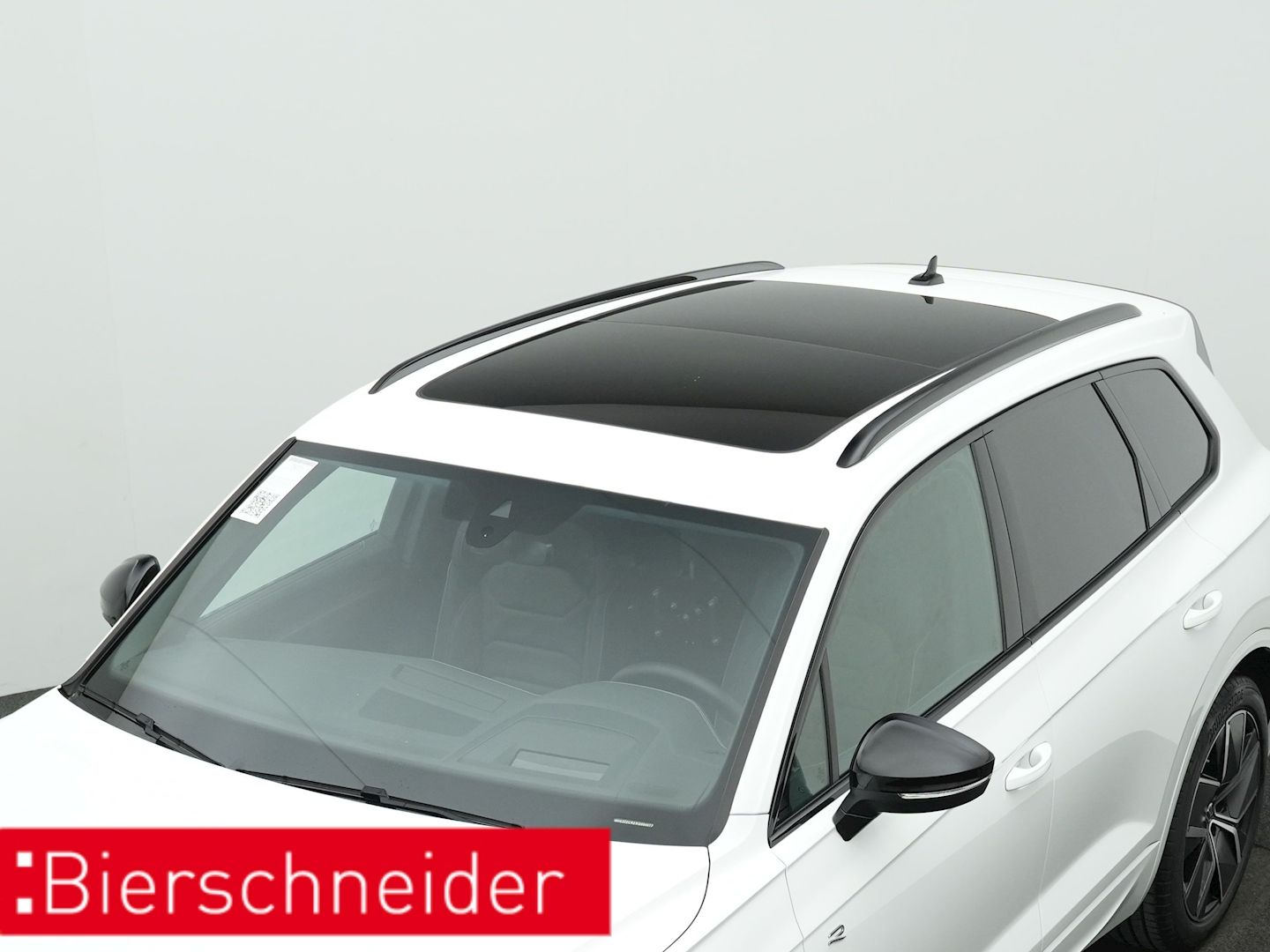 Volkswagen Touareg 3.0 TDI R-Line - Samsaru's Car Outlet