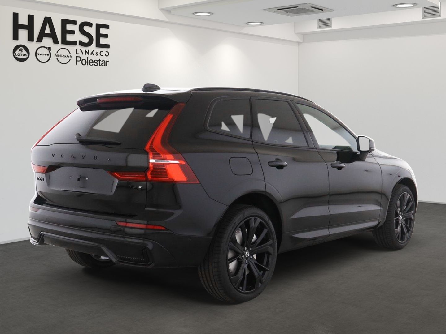 Volvo XC60 T6 Plus Black Edition Plug-In Hybrid AWD - Samsaru's Car Outlet