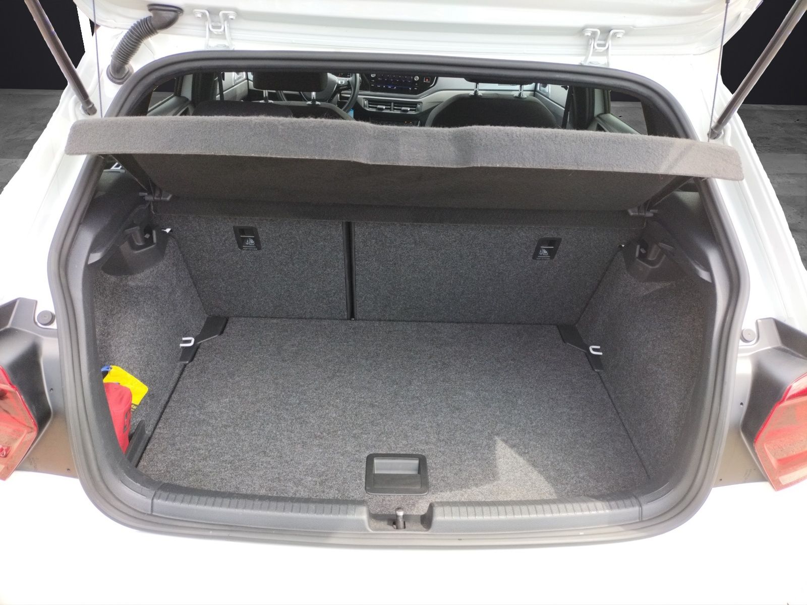 Volkswagen Polo VI Highline TSI DSG - Samsaru's Car Outlet