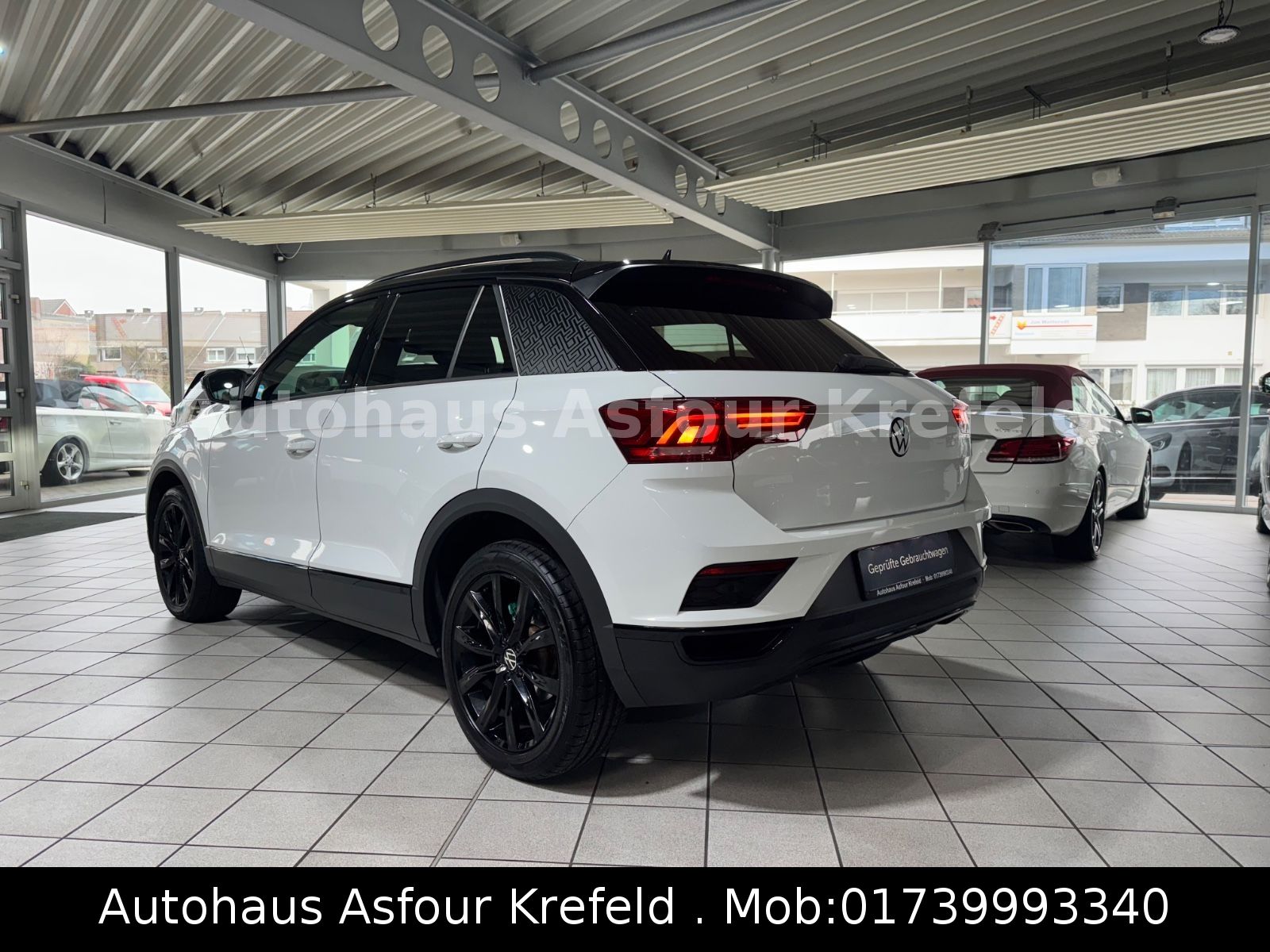 Volkswagen T-Roc Sport Black - Samsaru's Car Outlet