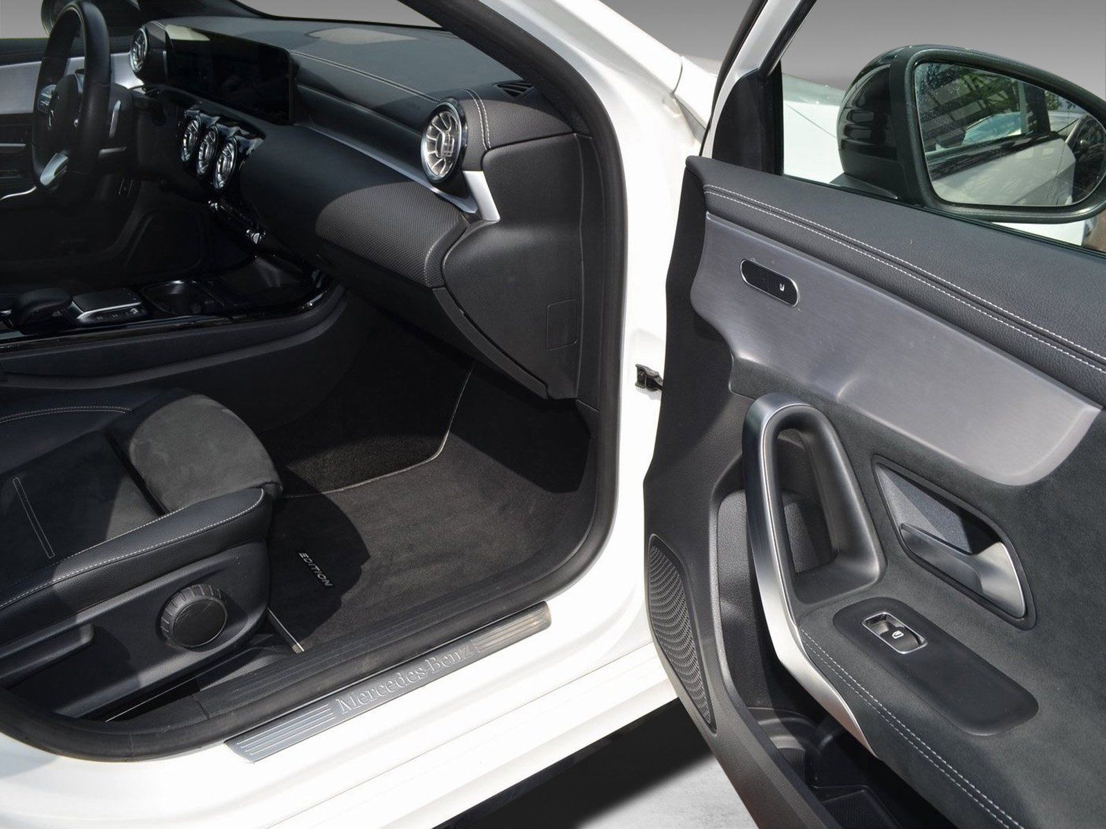 Mercedes-Benz e HYBR EDITION 2020 AMG - Samsaru's Car Outlet