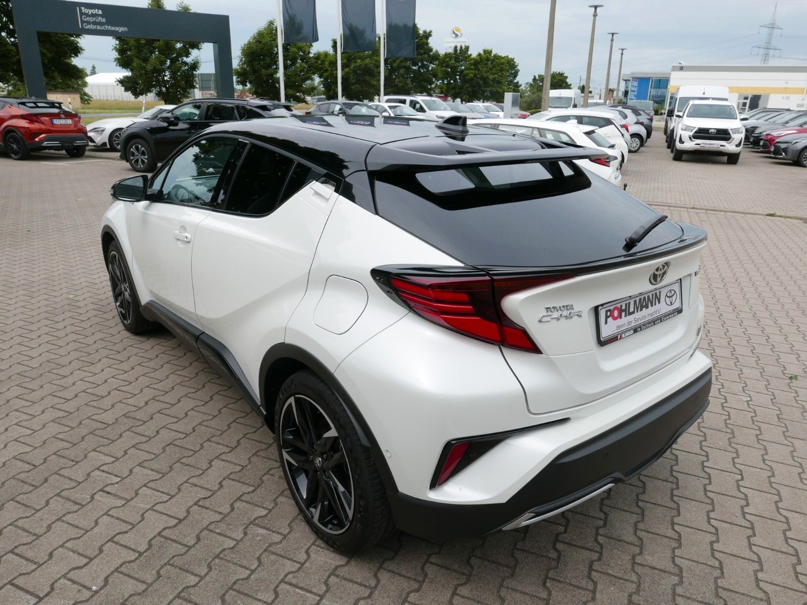 Toyota C-HR Hybrid GR SPORT - Samsaru's Car Outlet