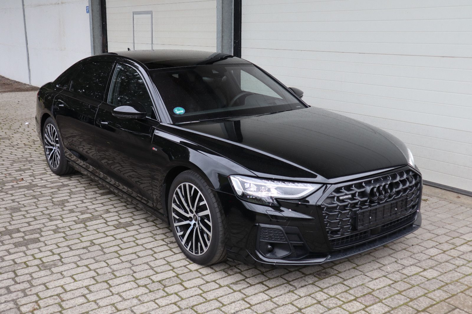 Audi A8L 60 TFSIe lang S-Line - Samsaru's Car Outlet