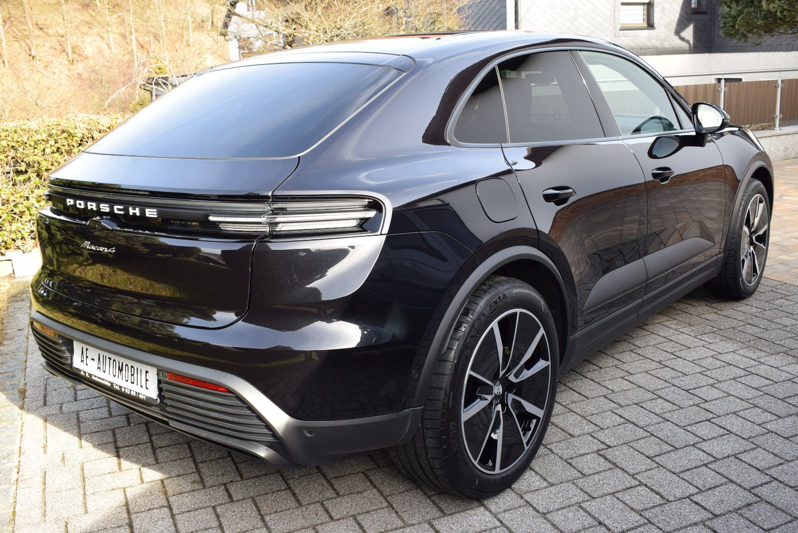 Porsche Macan 4 - Samsaru's Car Outlet