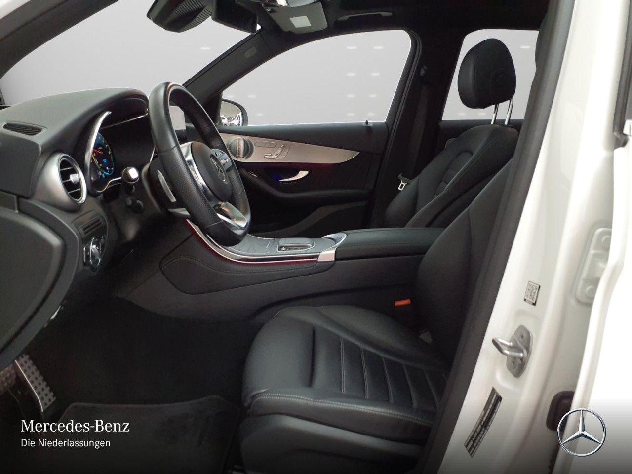 Mercedes-Benz GLC 300 e 4M AMG - Samsaru's Car Outlet