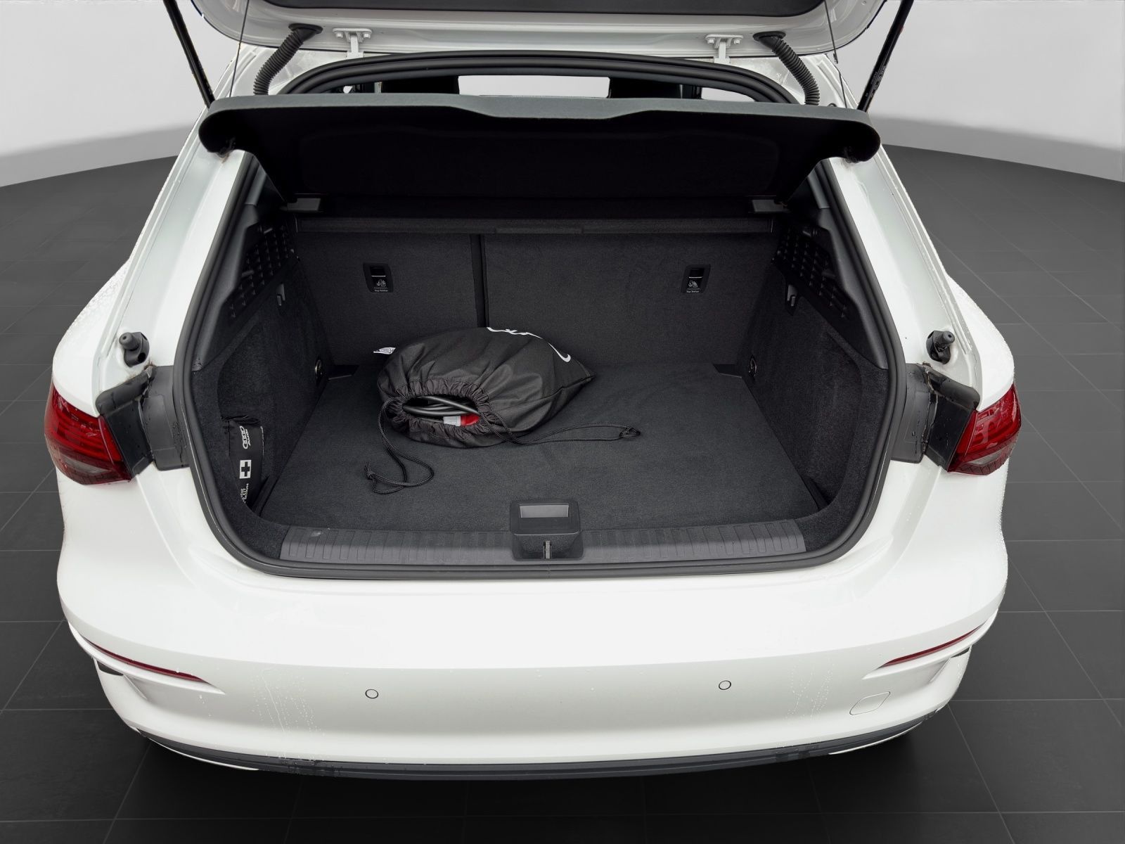 Audi A3 Sportback 40 TFSIe - Samsaru's Car Outlet