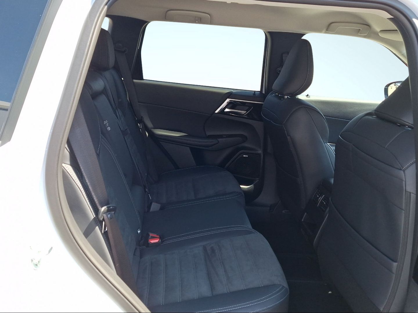 Mitsubishi Plug-in Hybrid Outlander PHEV Intro Edition 2,4l