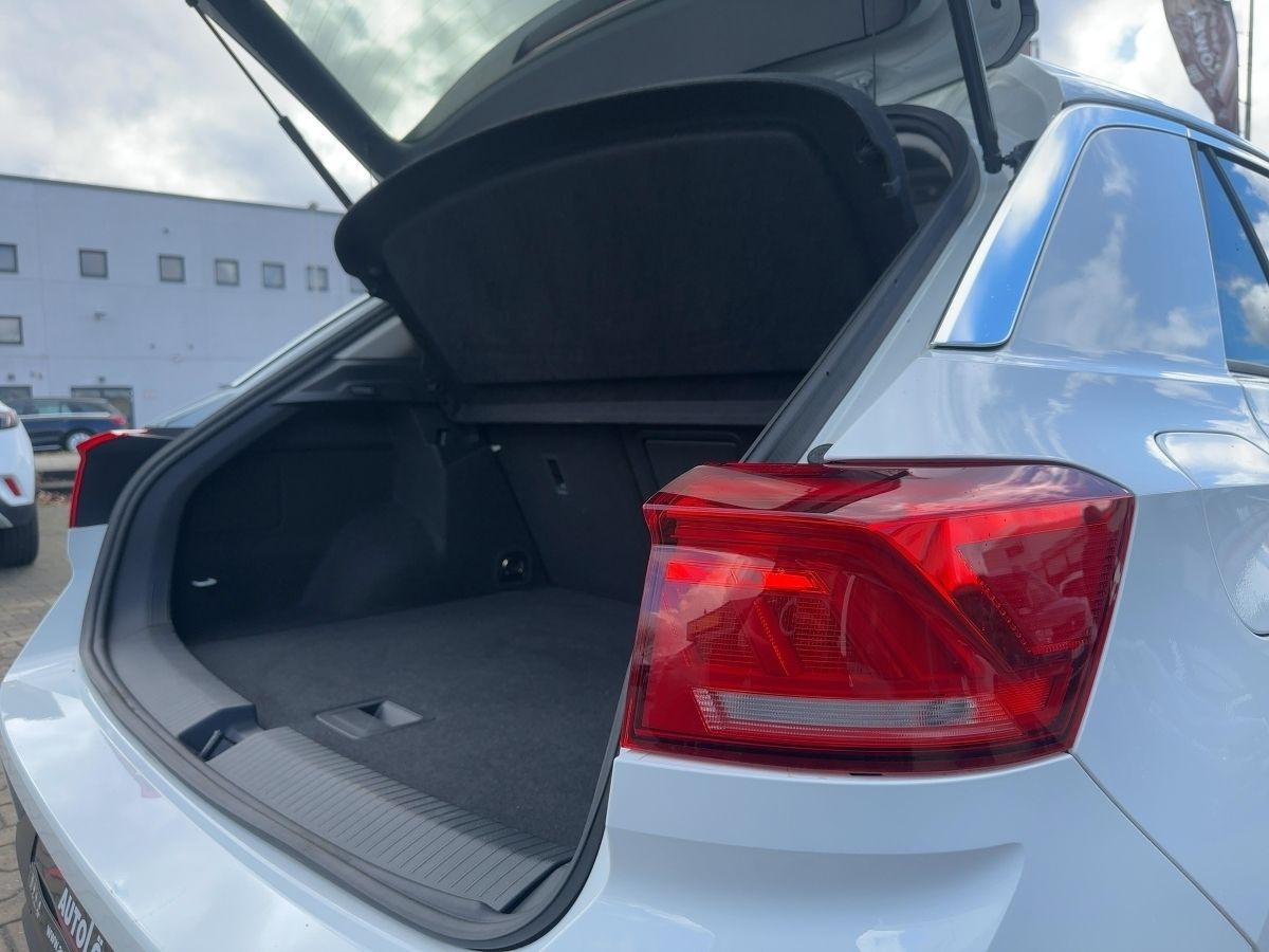 Volkswagen T-Roc 1.0 TSI Active - Samsaru's Car Outlet