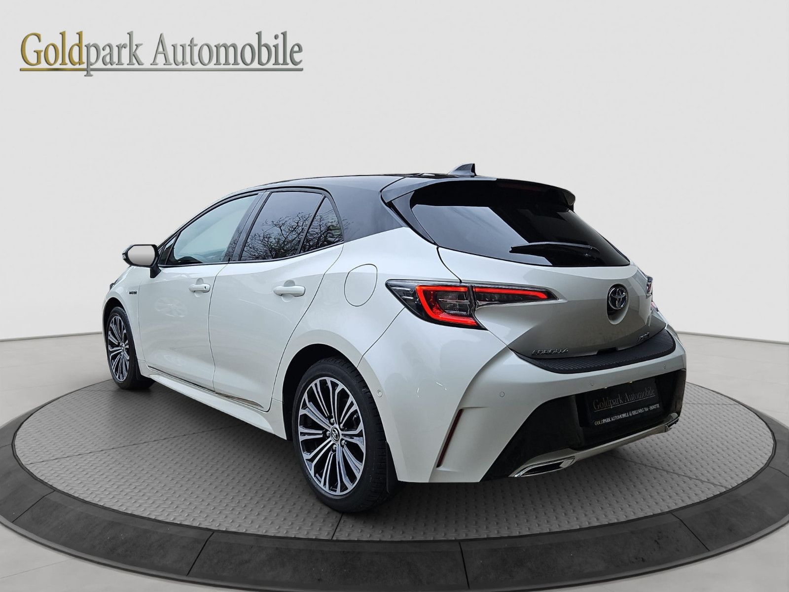 Toyota Corolla 2.0 Limousine Hybrid - Samsaru's Car Outlet