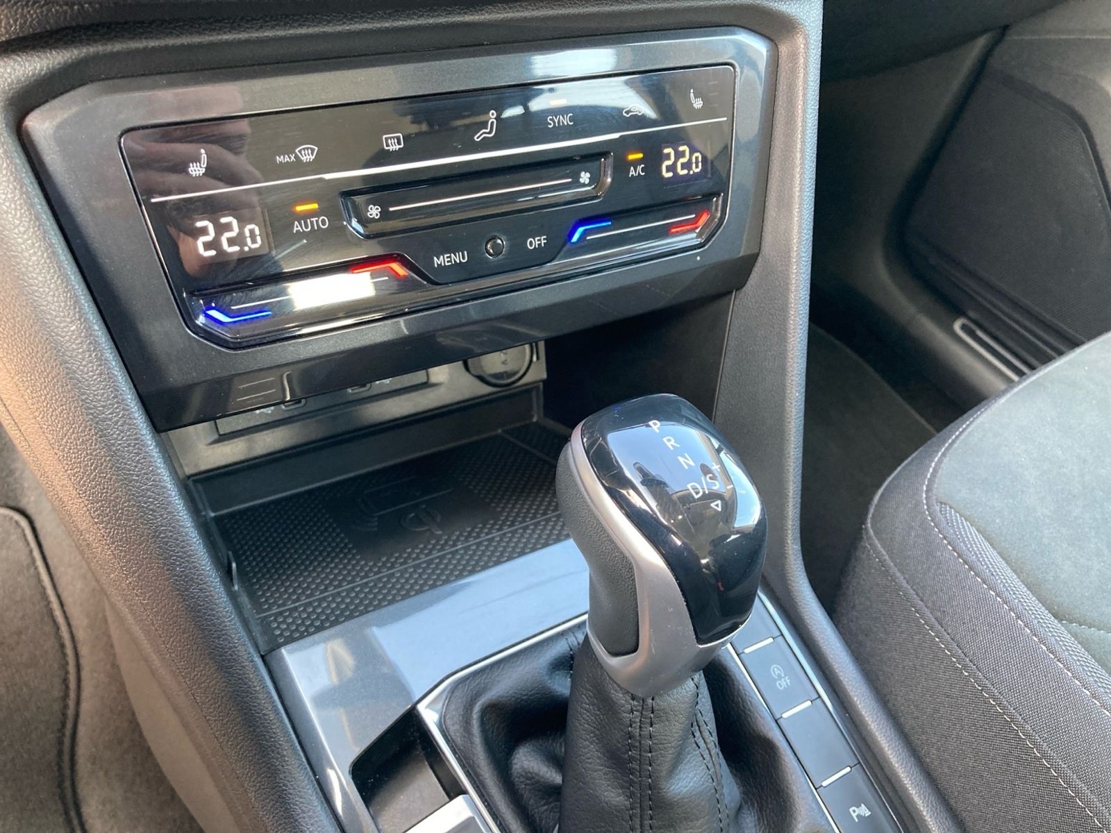 Volkswagen Tiguan 1.5 TSI Elegance - Samsaru's Car Outlet