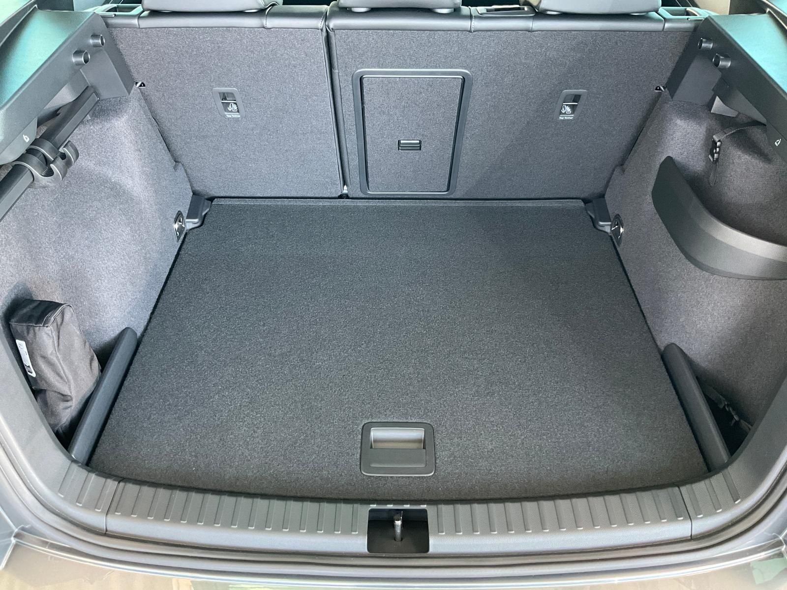 Skoda Karoq 2.0TSI Sportline 4x4 5JGarantie AHK StHz P