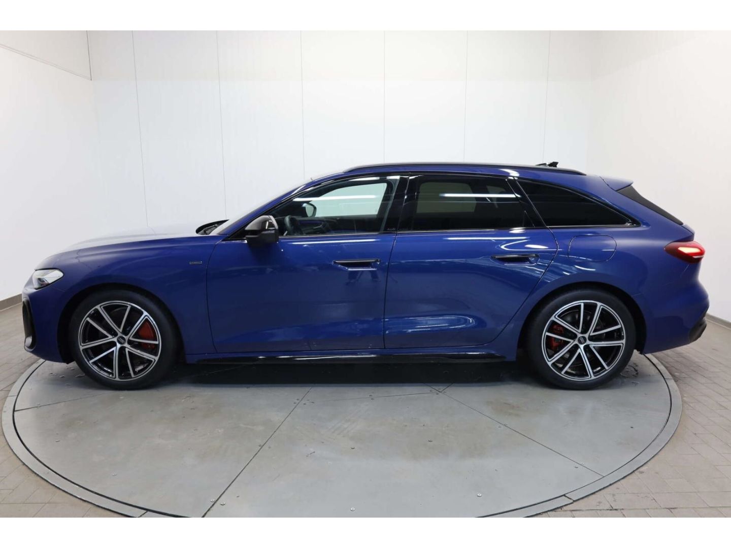 Audi A5 Avant e-hybrid quattro S line AHK/P-Dach/360