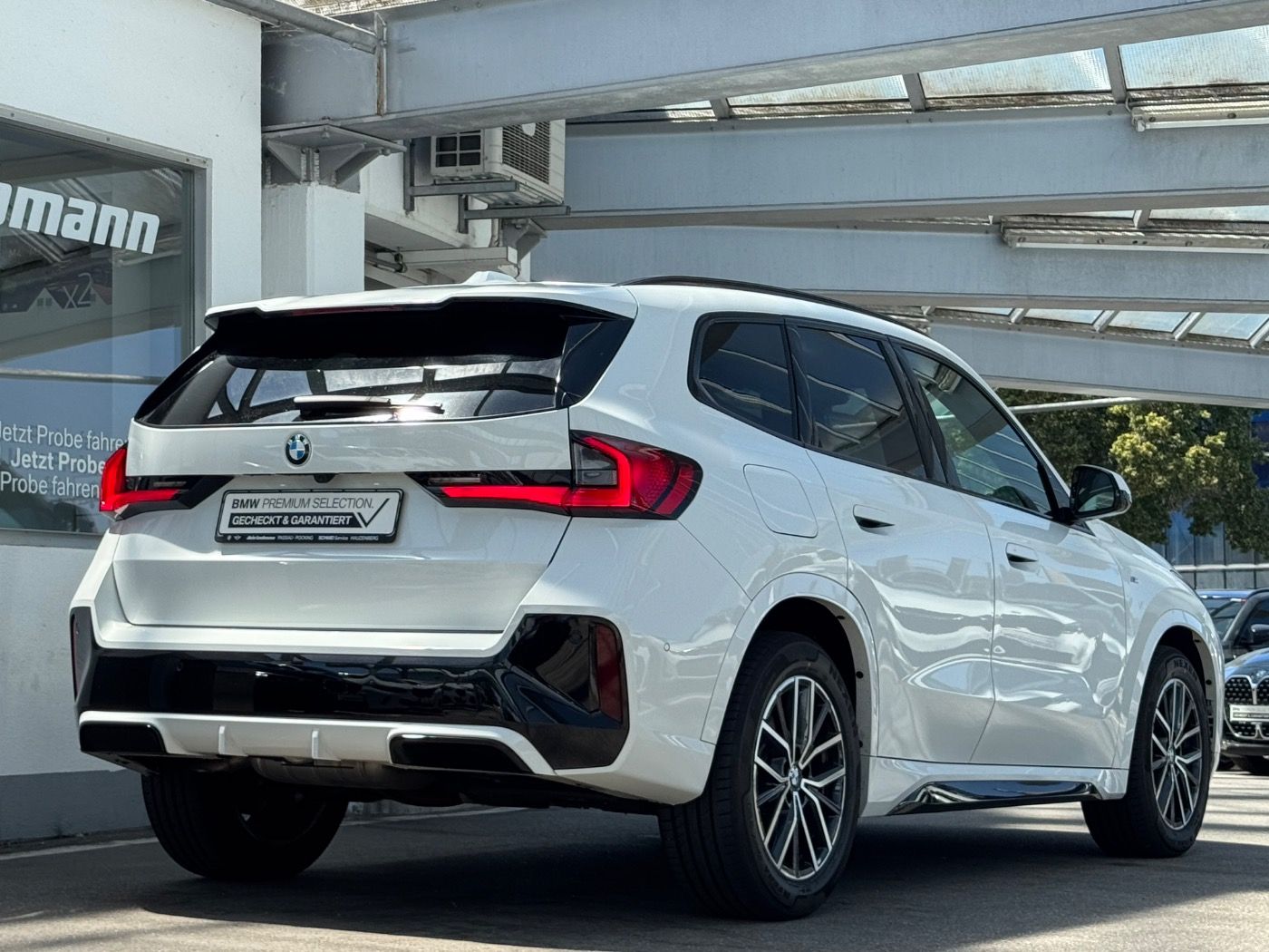 BMW X1 xDrive20d M-Sportpaket - Samsaru's Car Outlet