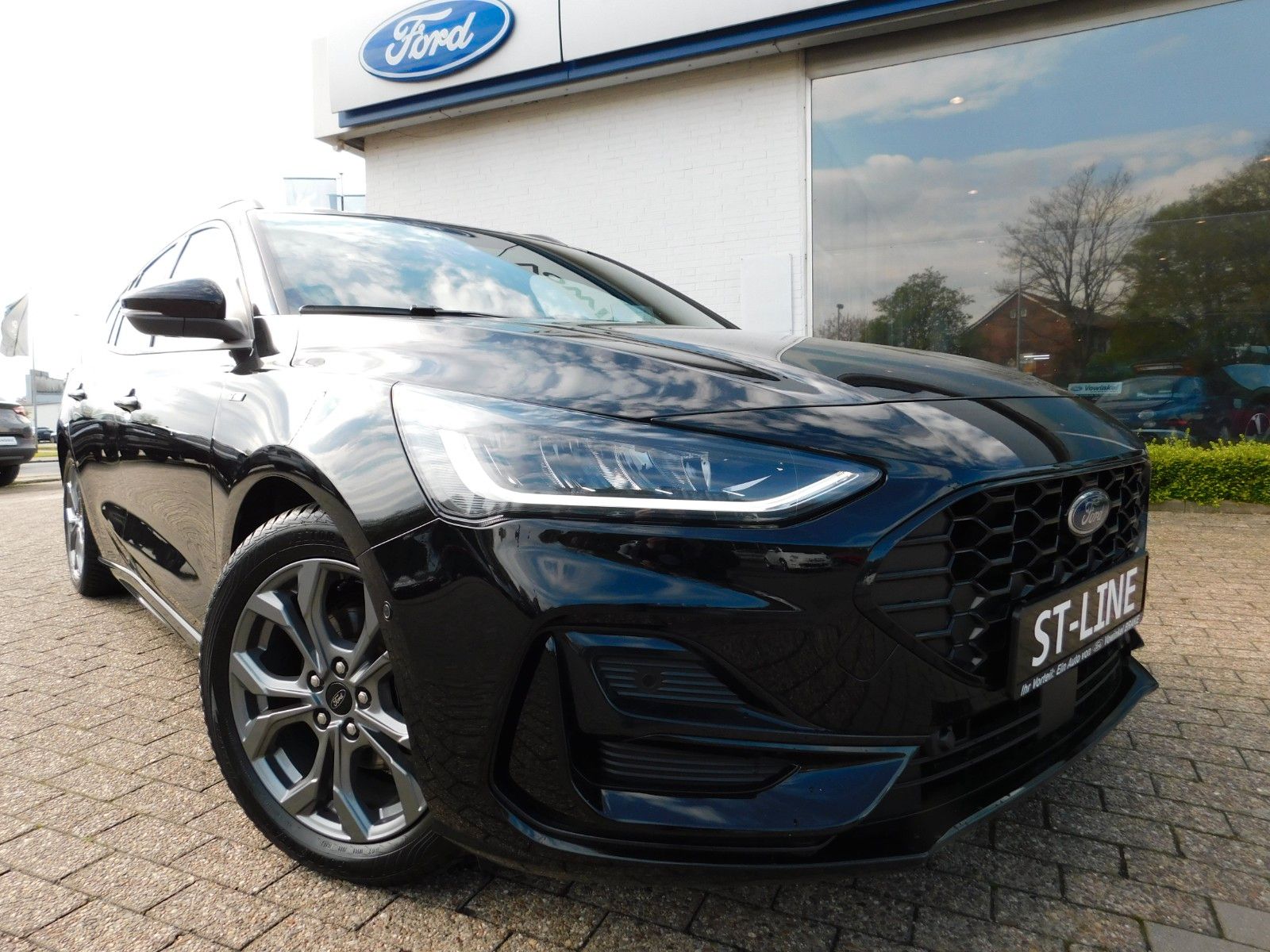Ford Focus Turnier ST-Line X AHK+iACC+BLIS+B&O+Allwrr