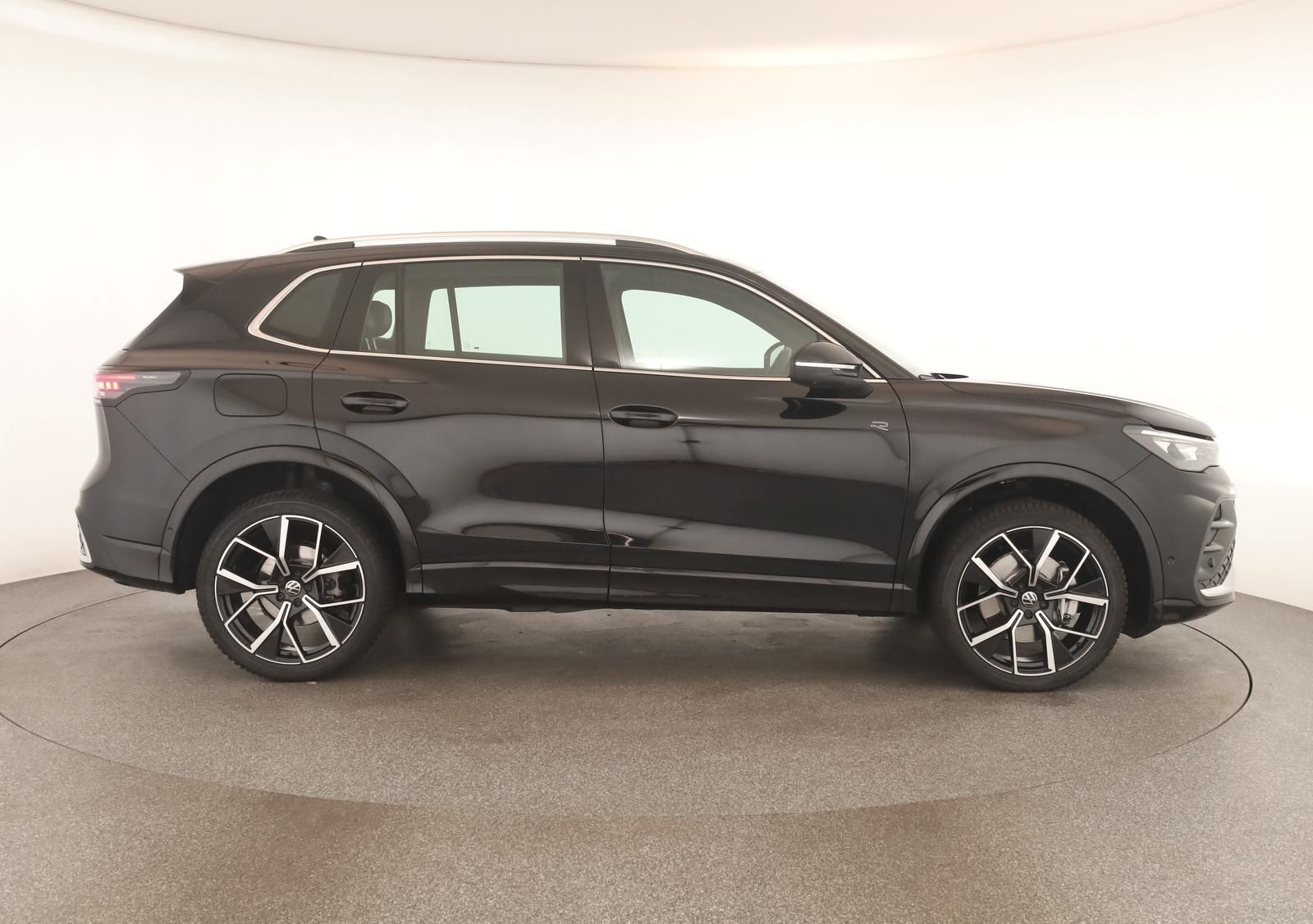 Volkswagen Tiguan 2.0 TDI 4M DSG R-Line Leder Pano Navi 360