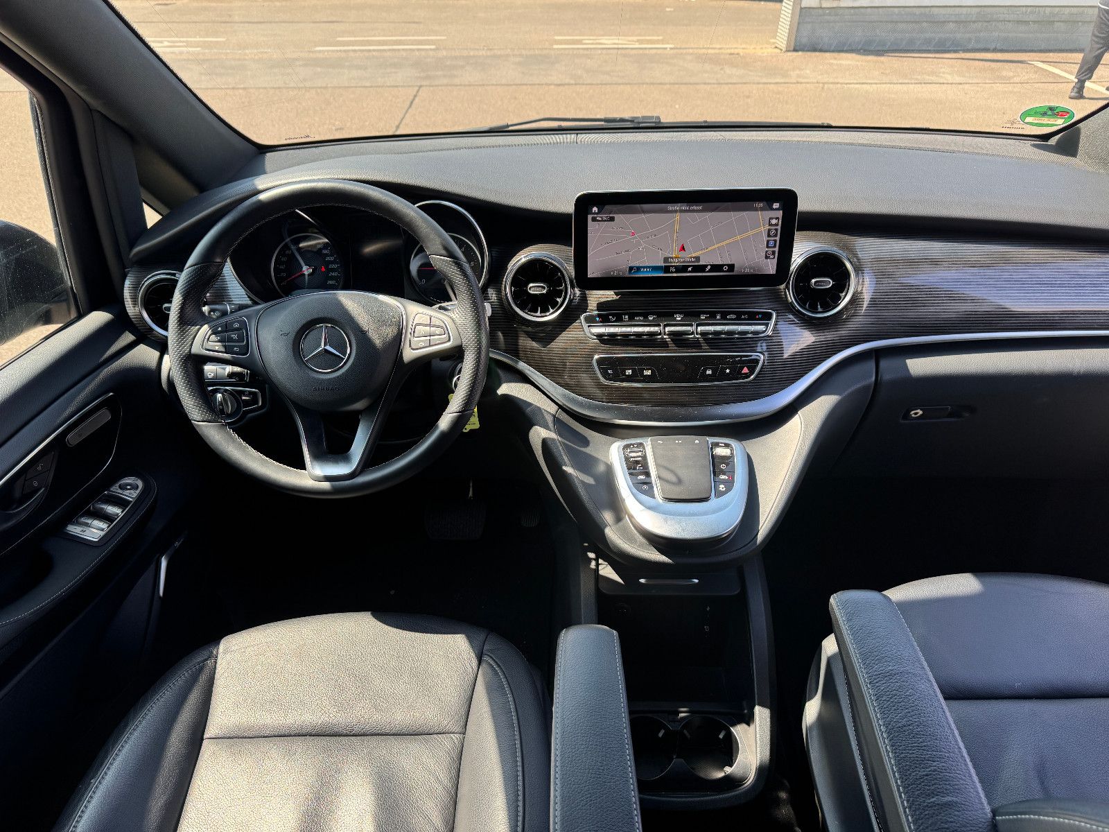 Mercedes-Benz V 220 d lang 4M - Samsaru's Car Outlet
